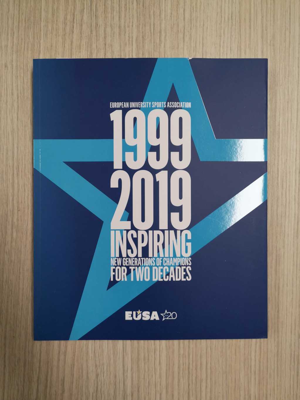 企業(yè)印刷紀(jì)念冊制作